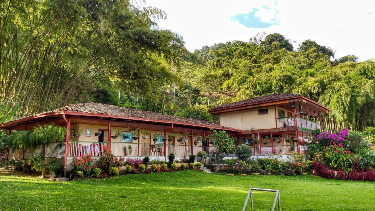 Finca Turistica Los Rosales Перейра Екстер'єр фото